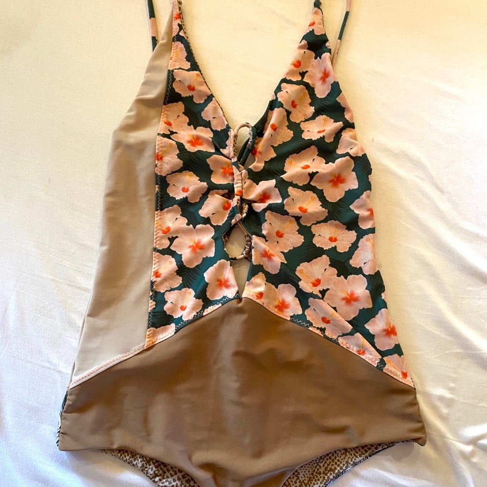 Acacia Mahalo Kokomo colorblock one piece